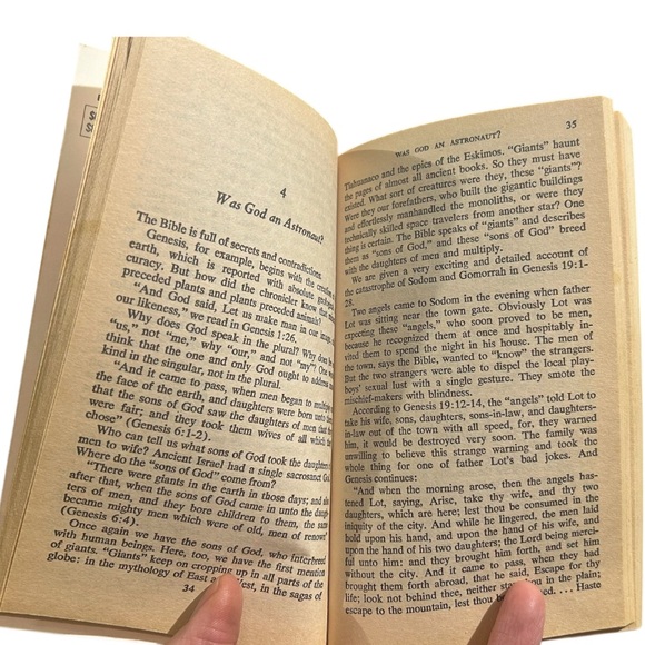 Chariots of the Gods — Erich von Däniken — Berkley Mass‑Market 1977 — Excellent - Picture 9 of 10